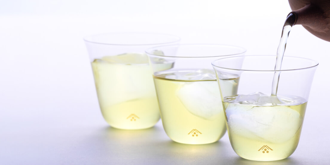 Iced Shincha in a tall glass